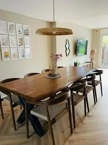 Modernes Haus Mit Garten In Windberg, Ruhig & Zentral