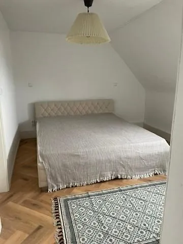 Modernes Haus Mit Garten In Windberg, Ruhig & Zentral