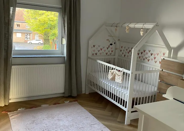 Modernes Haus Mit Garten In Windberg, Ruhig & Zentral